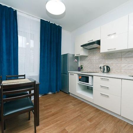 Cozy Apartment On Gmyri 12B Near Metro Poznyaki เคียฟ ภายนอก รูปภาพ